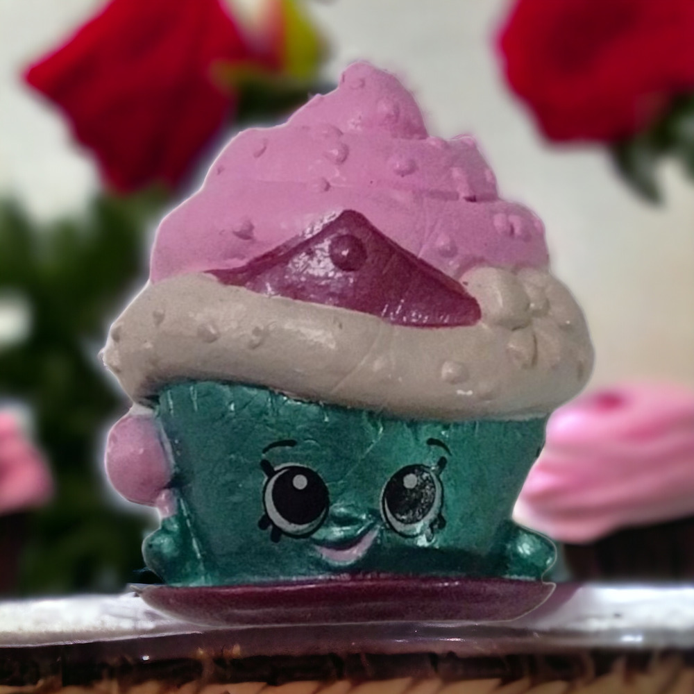 Shopkins Cupcake Princess Pink/Teal (#6-058) Season 6 Ultra Rare